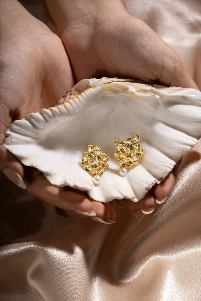 Bloom Freshwater Pearl Drop Earrings : ERG-BLM-PRL