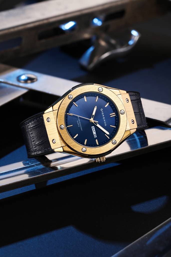 Giordano Casual Analog Watch For Men With Leather Band, Day-Date Function And Quartz Movement : GZ-50142-03