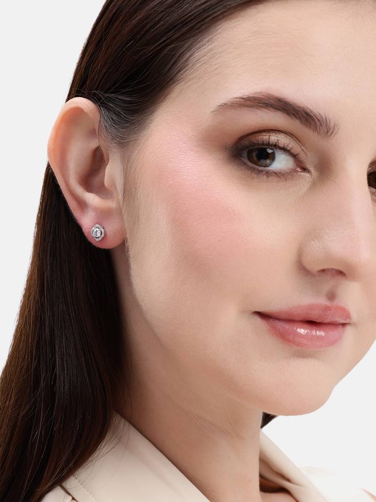 Silver Floral Radiance Stud Earrings : WER00082