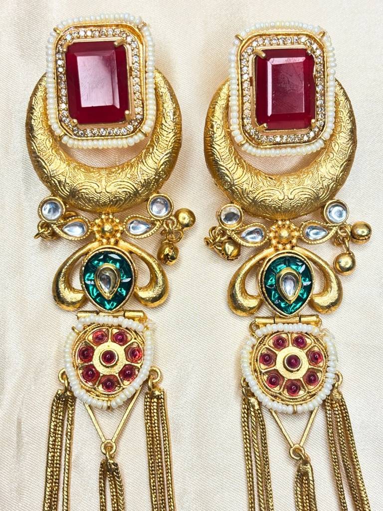 Gold-Plated Kundan And Stone Long Kashmiri Dangler Earrings : VI26EROX100346