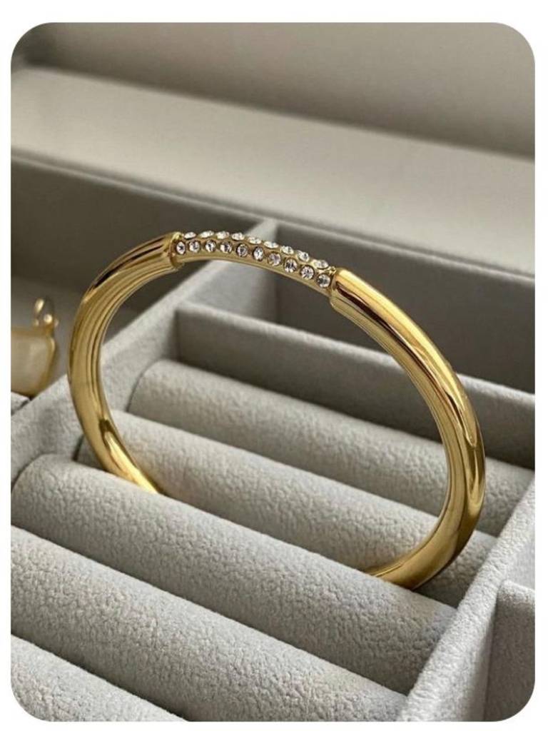 Exclusive Rhinestone Premium Gold Cuff Bracelet For Women : S925B698ERPC