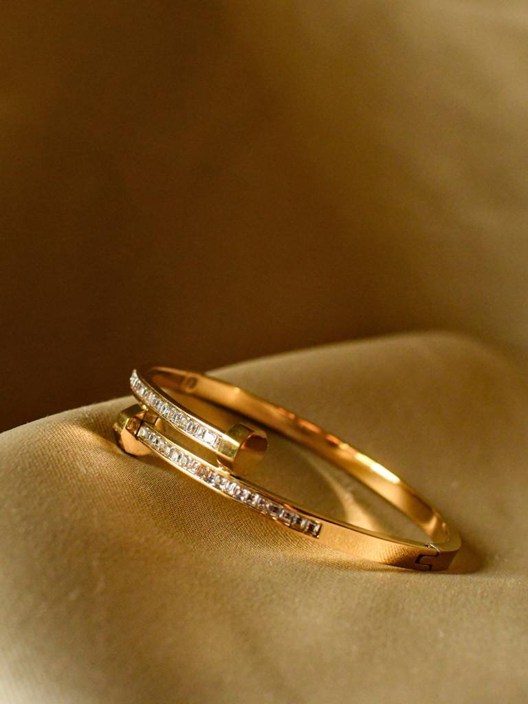 Luxe Nail Studded Bracelet Â 18Kt Gold Finish & Ad Sparkle : ATB521NSB