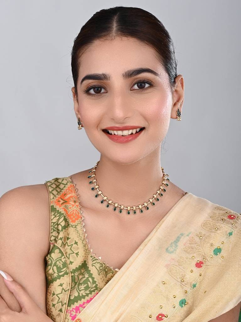 Gold Plated Delicate Green Stone Necklace Set : S24MRNKS487GRN