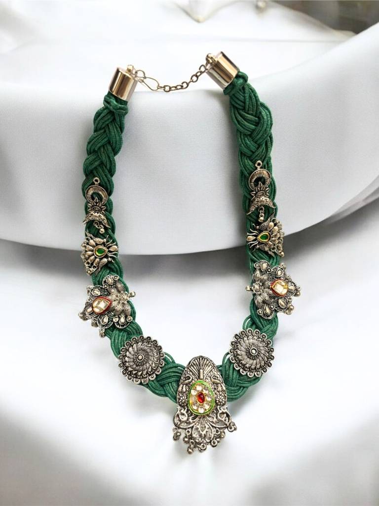 Germam Silver-Plated Kundan Studded & Ghungroo Beaded Oxidised Necklace : VI25NK0089
