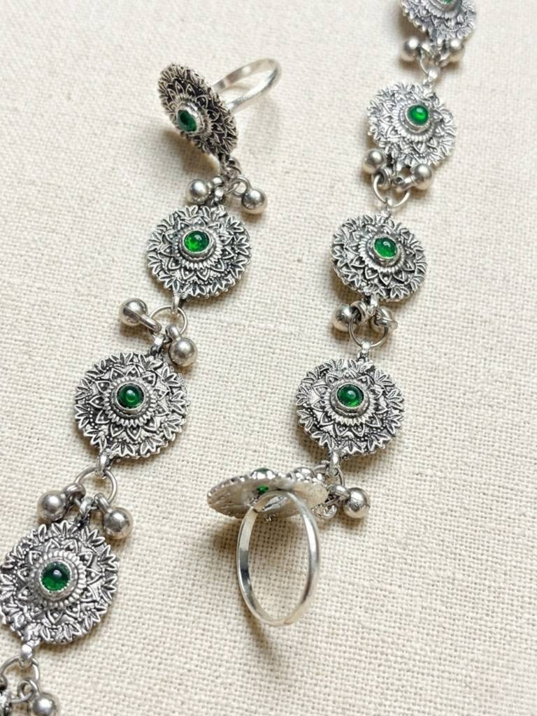 Women Oxidised Silver-Plated Kundan Stone-Studded Anklet With Toe Ring : VI26ANK10009
