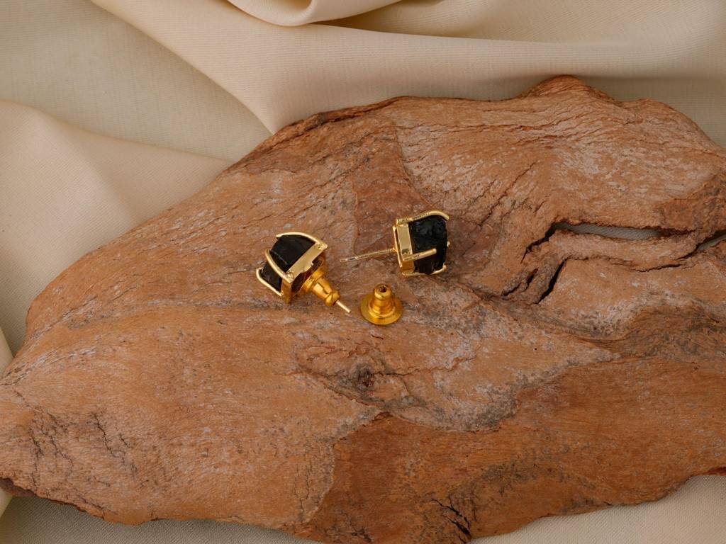 Black Onyx Studs : NAGE31