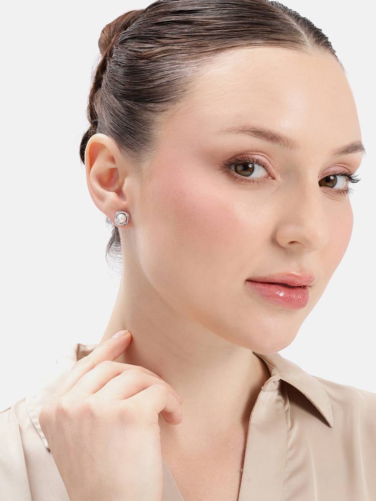 Silver Grace Loop Pearl Studs : WER00105