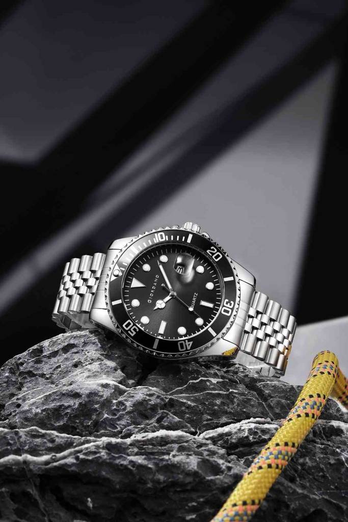 Giordano Analog Quartz Watch For Men – Round Dial With Rotating Bezel, Luminous Hour Markers, Stainless Steel St : GZ-50168-11