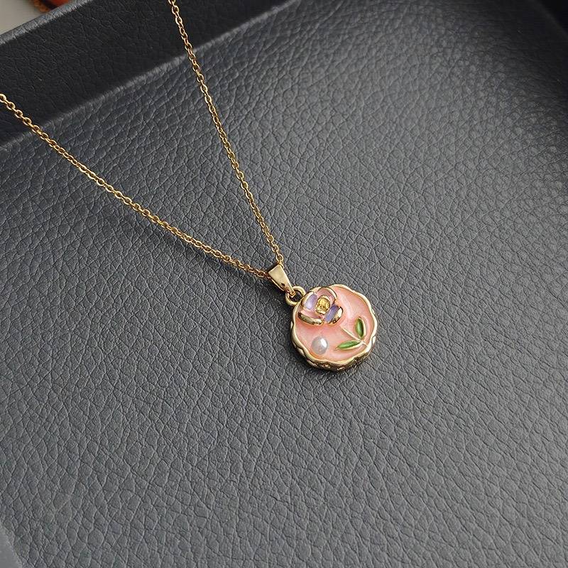 Stylish Resin Art Smart Look Pink Round Shape Pendant With Anti Tarnish Gold Plated Chain : 118305