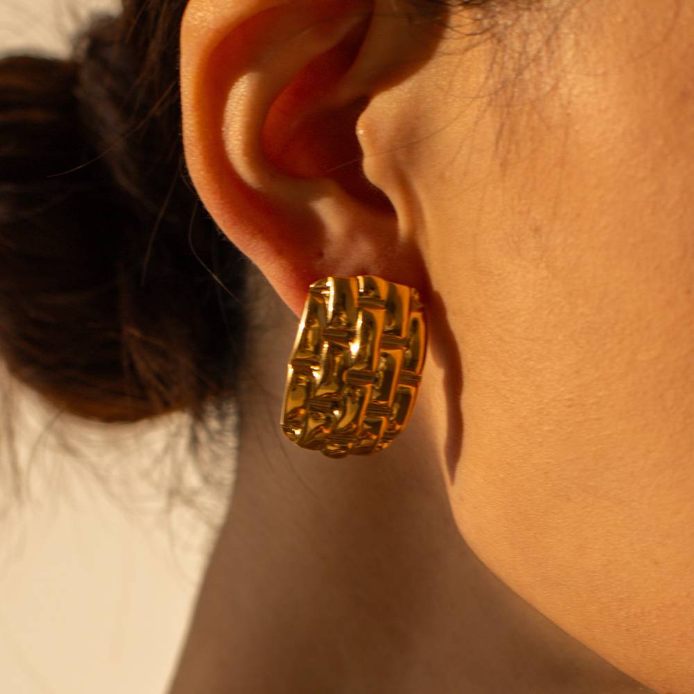 Brick Shine Gold Tops : BrickShineGoldStuds-JD-ER-TG-03