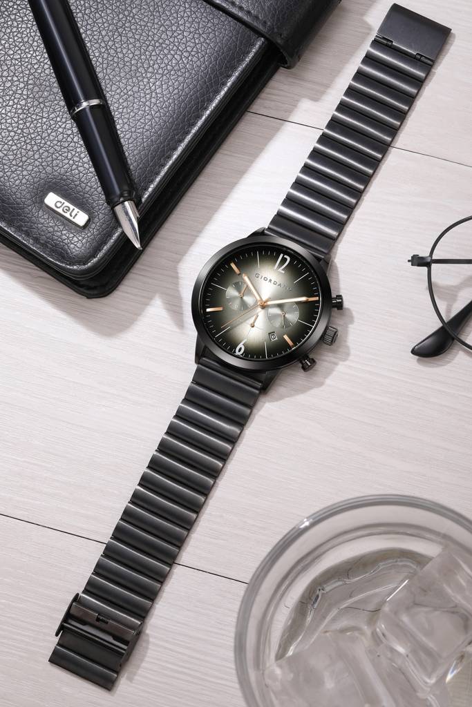 Giordano Analog Chronograph Watch For Men - Stainless Steel Case & Strap| Modern Casual & Formal Wristwatch With : GZ-50153-11