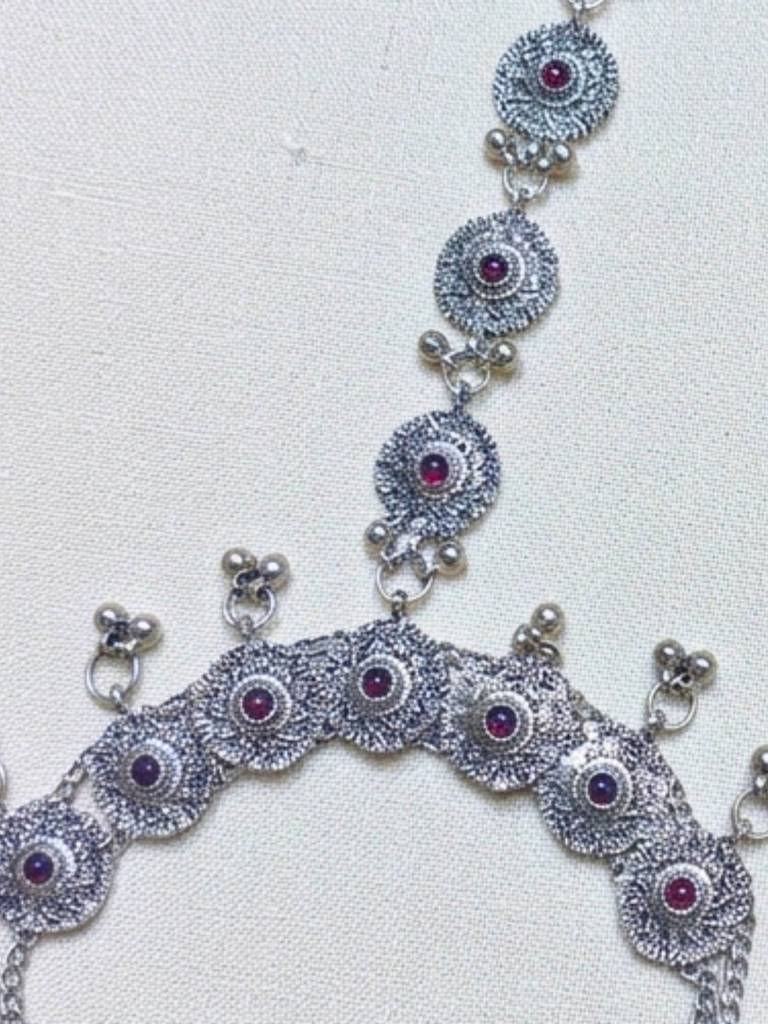 Women Oxidised Silver-Plated Kundan Stone-Studded Anklet With Toe Ring : VI26ANK10007
