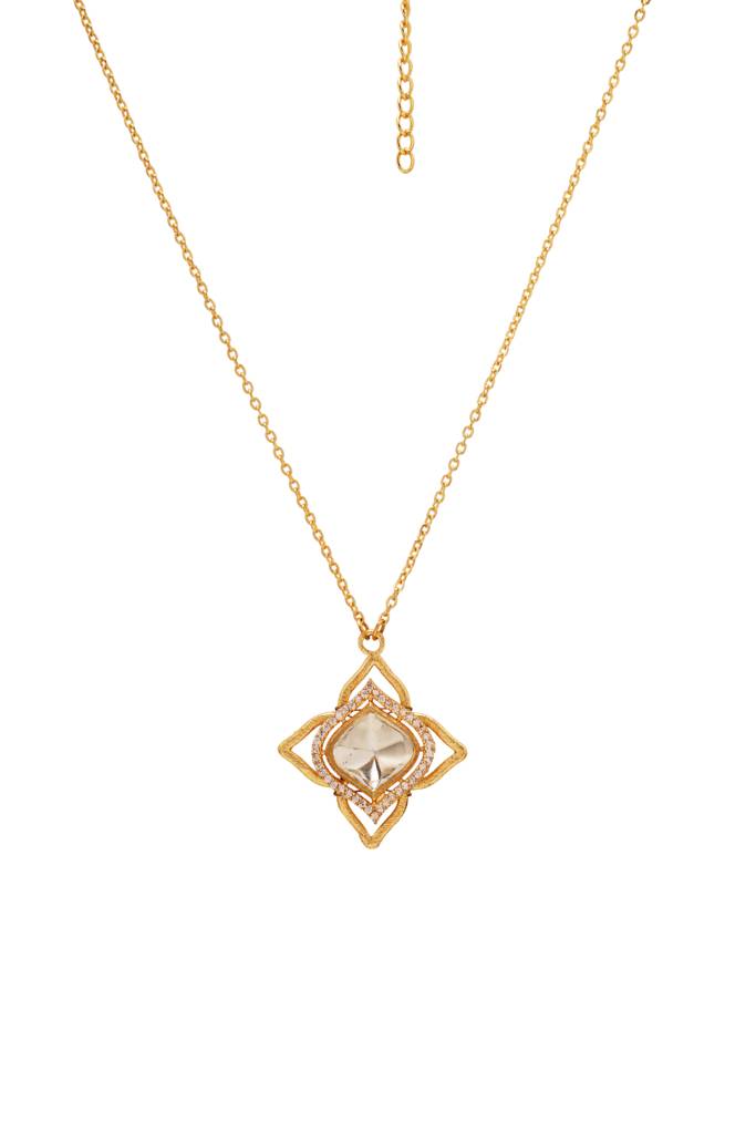 22Kt Gold-Plated Enchanting Flora Pendant : PE40034