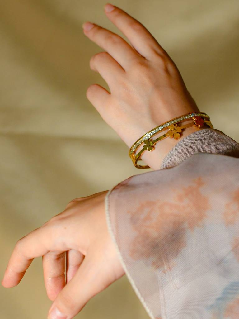 Luxe Gold Clover Bracelet With Cz Â 316L Steel, Tarnish Free : ATB601CSB