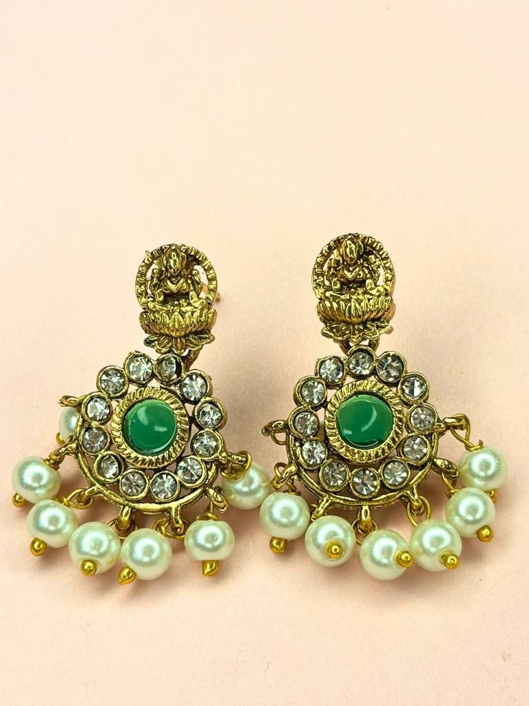 Gold-Plated Green Stone And Kundan Studded Lakshmi Temple Necklace Jewellery Set : VI26JSTJ100010