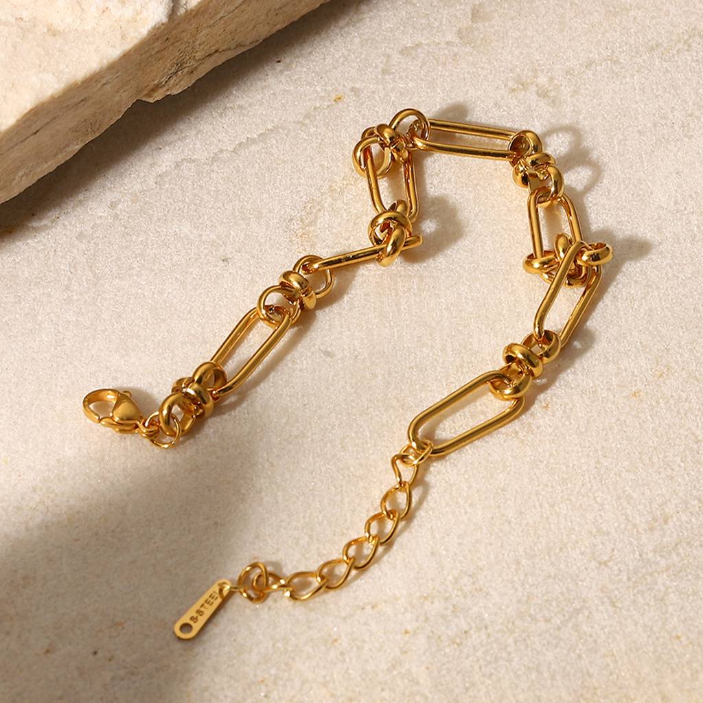 Safety Pin Chic - Gold Loose Bracelet : SafetyPinChic-GoldLooseBracelet-JD-BR-LG-10