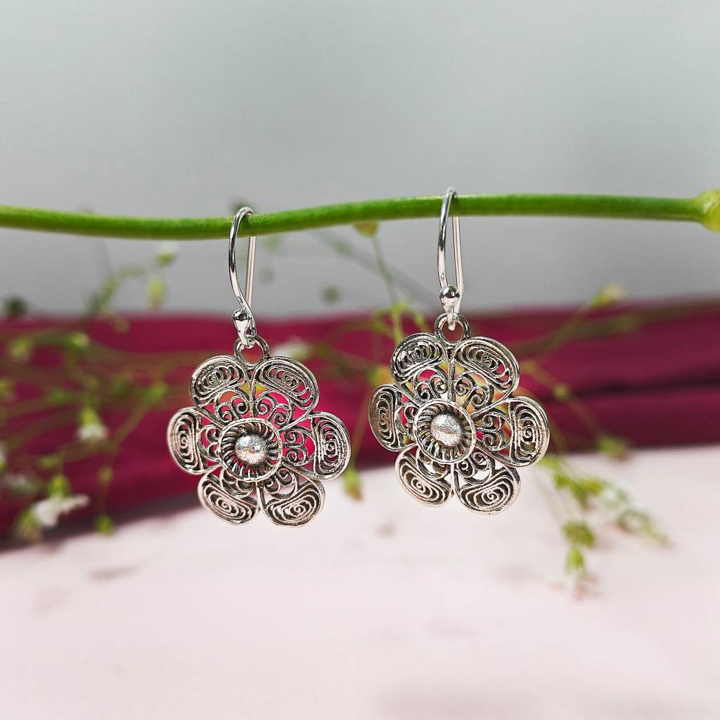 925 Silver Oxidised Silver Filigree Flower Dangles : IS-ER-DP-1128