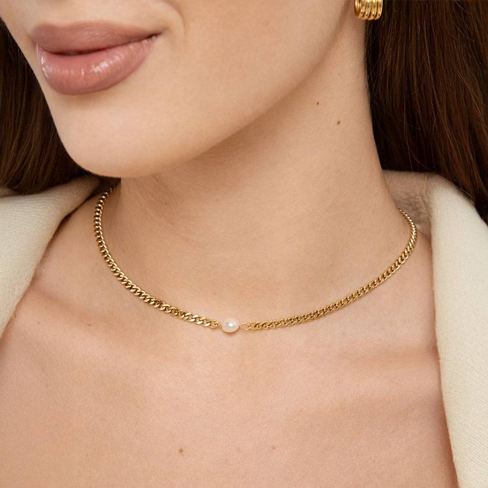 Dainty Pearl Choker Necklace : 100095