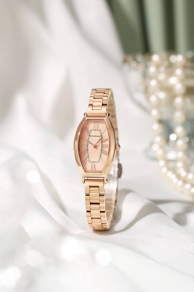 Giordano Silver Oval Shape Dial Watch For Women – Elegant Roman Numerals, Stainless Steel Strap, Sleek Analog De : GZ-60100-44