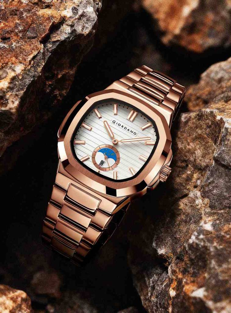 Giordano Analog Watch For Men Â Classic Moon Phase Design With Textured Dial, Durable Stainless Steel Strap, A : GZ-50179-33