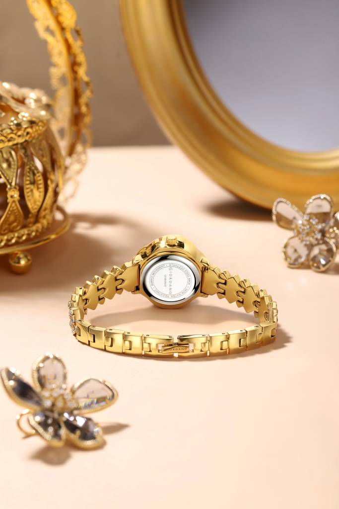 Giordano Luxury Crystal Watch For Women, Stainless Steel Strap, Diamond-Studded Bezel, Elegant Dress Timepiece : GZ-60120-22