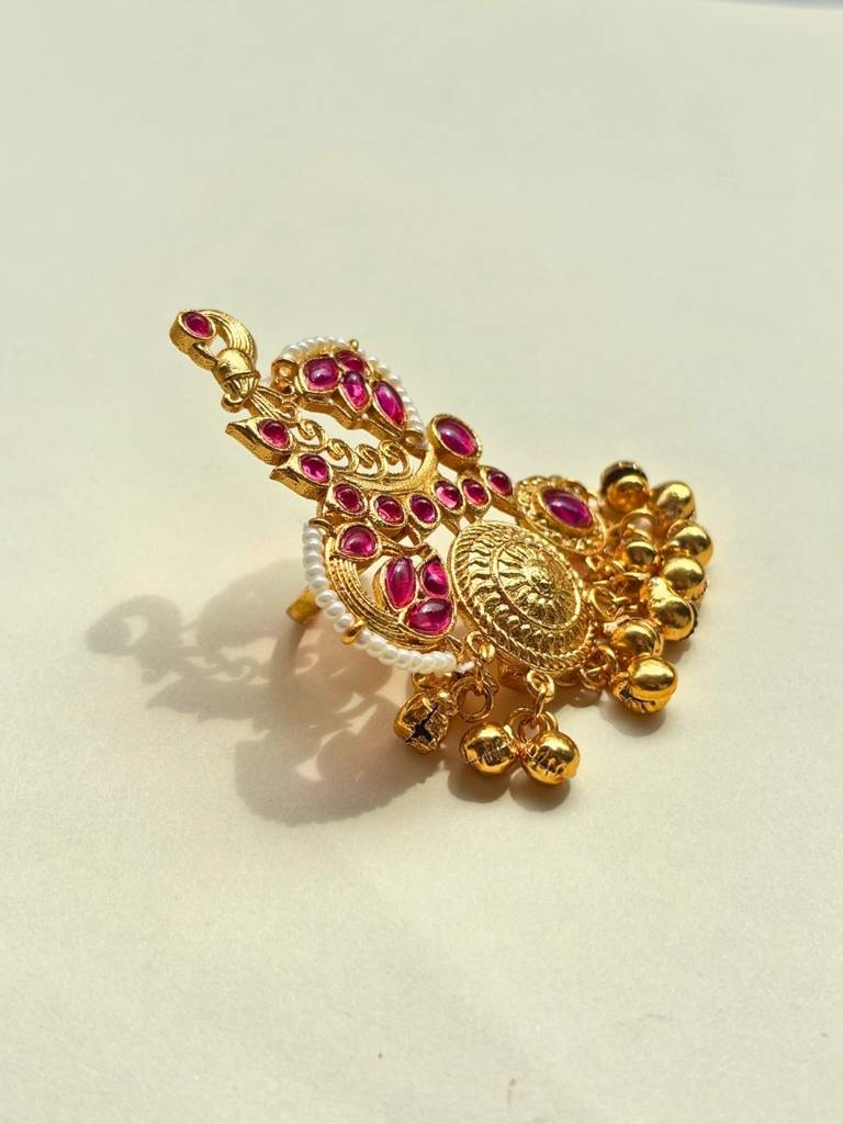 Gold-Plated Kundan Stones Ghungroo Adjustable Finger Ring : VI26RIAD1000033