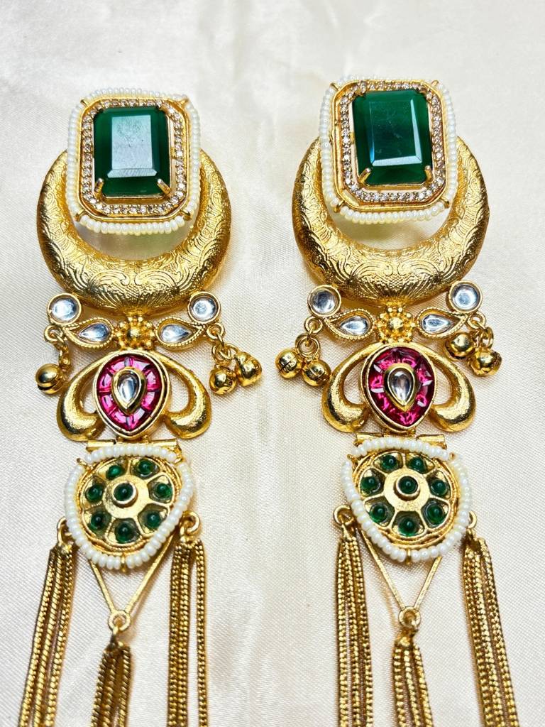 Gold-Plated Kundan And Stone Long Kashmiri Dangler Earrings : VI26EROX100345