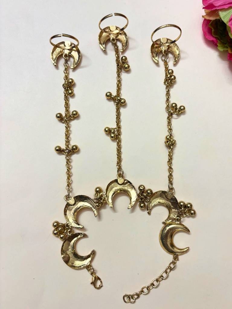 Gold Plated Hathphool Ring Bracelet - 2 Pcs : VI26BC100048
