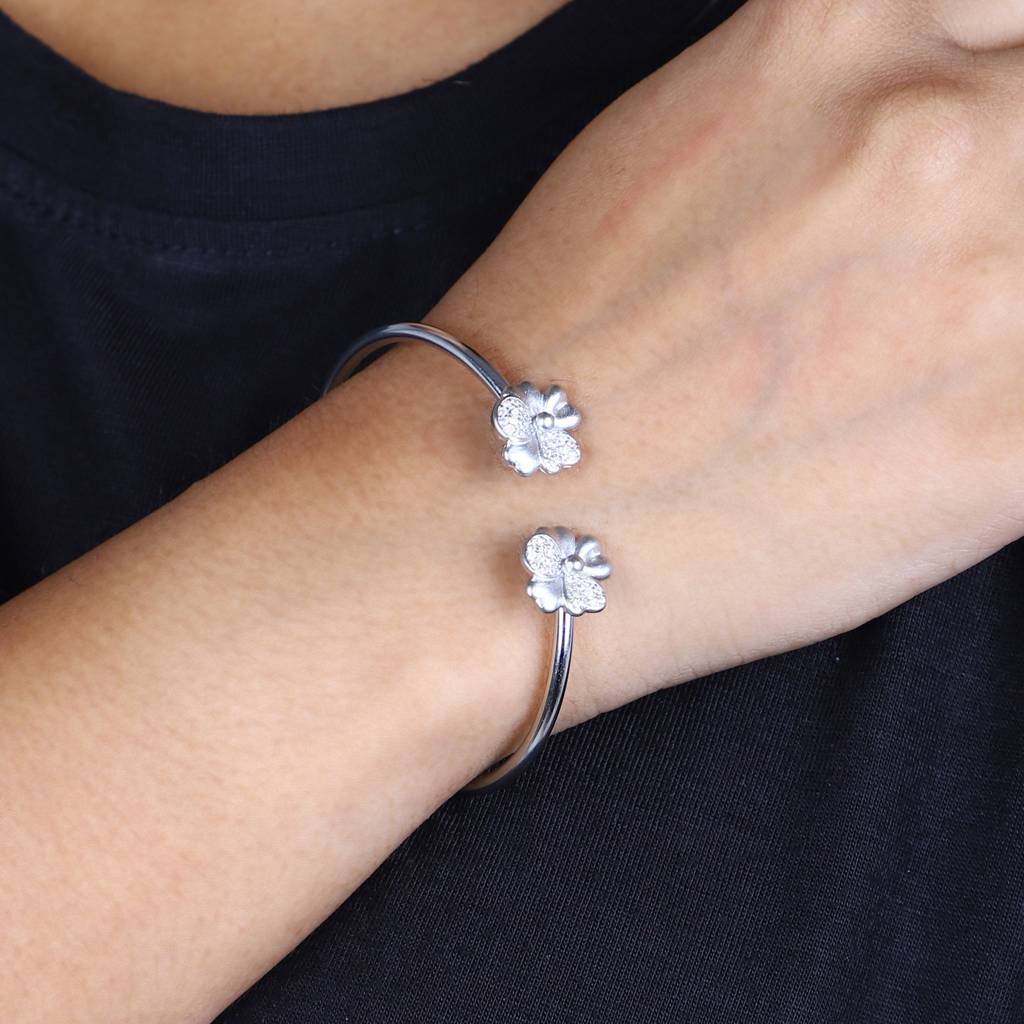 Elegant Silver Kadha Bracelet With Intricate Flower Design : BR-SL-9430-1-W