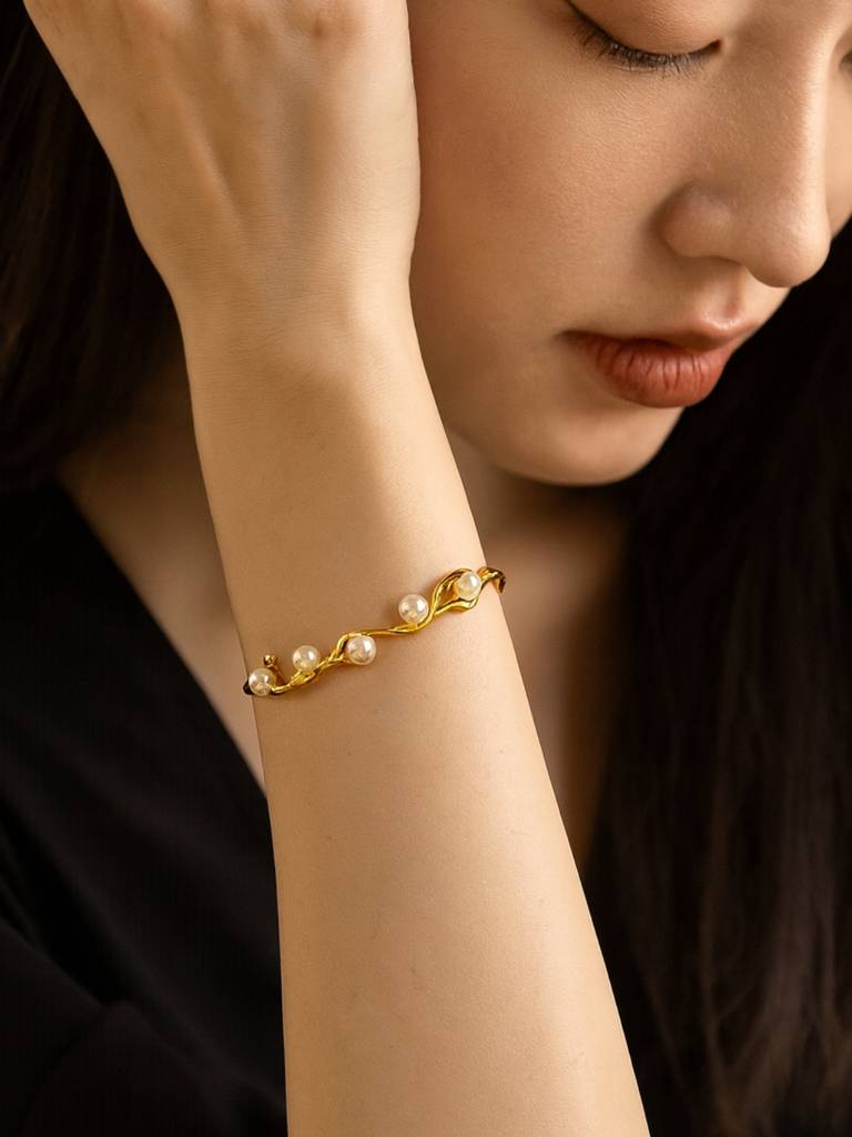 Pearl Sculptural Adjustable Cuff Â 18K Gold | Anti-Tarnish Bracelet : ATB711PSAC