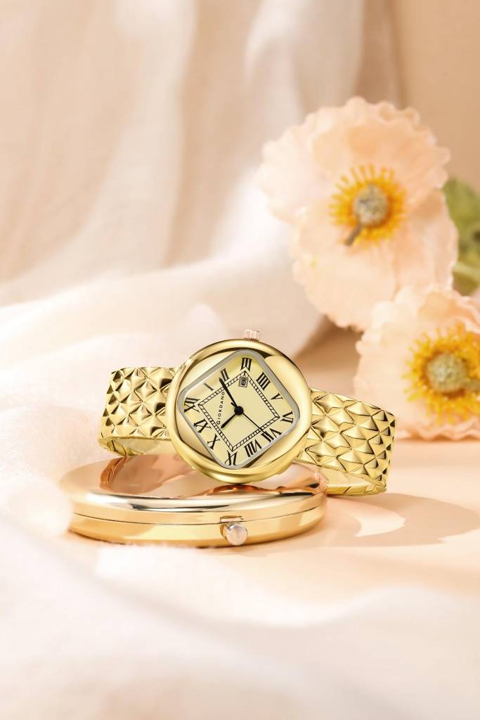 Giordano Elegant Analoge Watch For Women - Unique Rounded-Square Dial, Roman Numeral Dial, Date Display And Text : GZ-60121-33