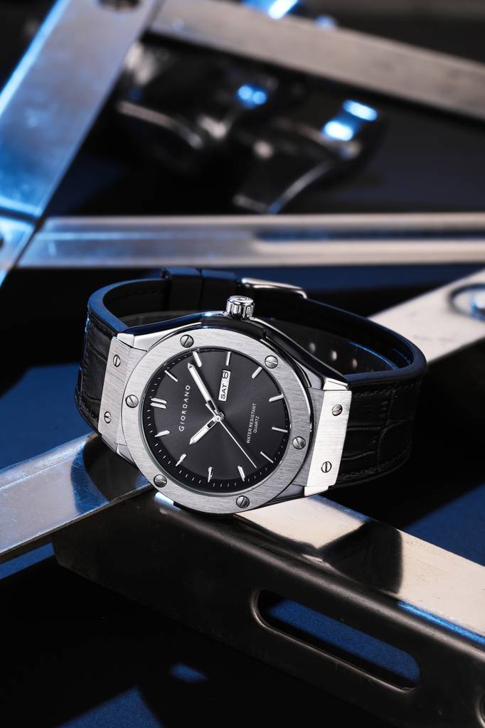 Giordano Casual Analog Watch For Men With Leather Band, Day-Date Function And Quartz Movement : GZ-50142-02