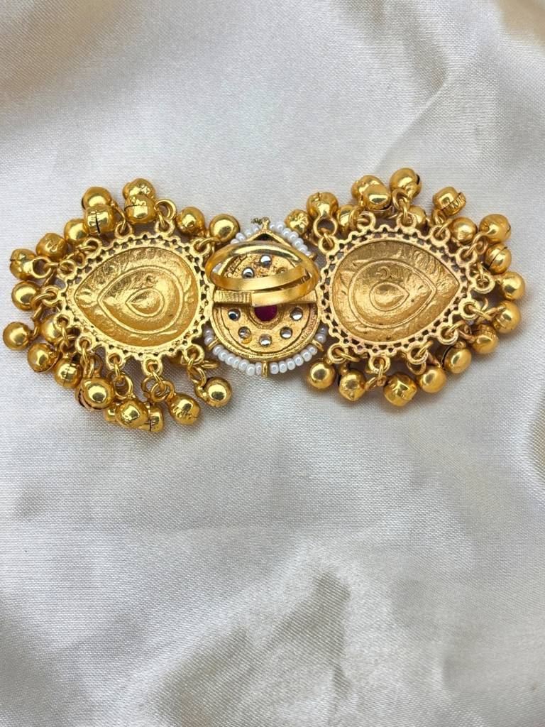 Women Gold-Plated Antique Stone Studded & Beaded Finger Ring : VI26RIAD1000031