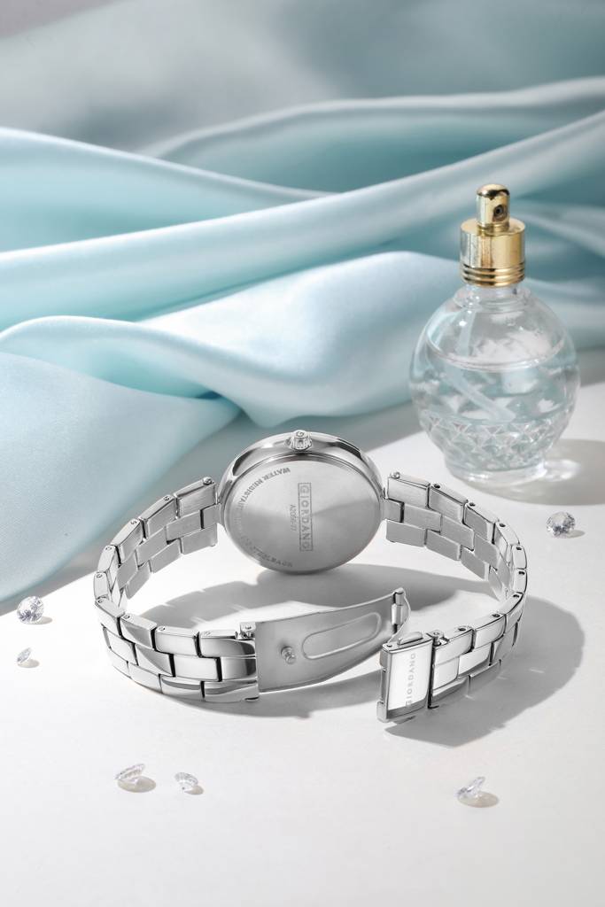 Giordano Unique Analog Watch For Women With Diamond Indices, Stainless Steel Strap And Crystal Embellished Bezel -  : A2056-77