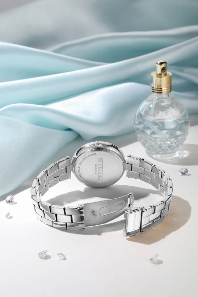 Giordano Unique Analog Watch For Women With Diamond Indices, Stainless Steel Strap And Crystal Embellished Bezel -  : A2056-22