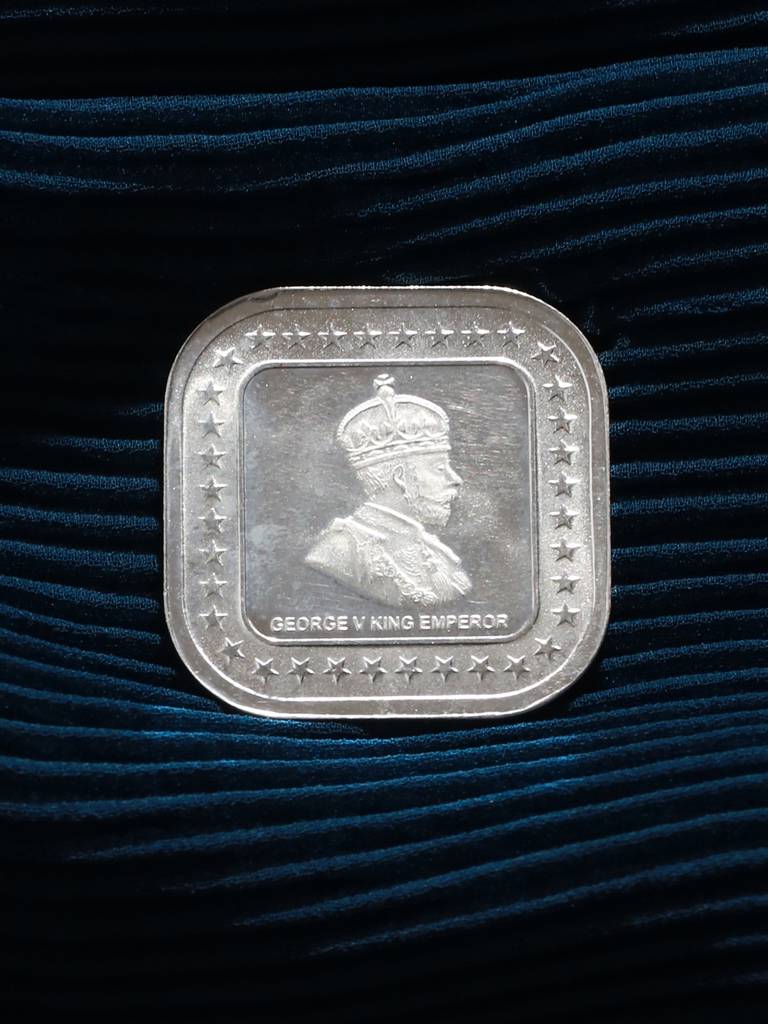 999 Silver Emperor George Square 10 Gram Silver Coin : SJSC5010