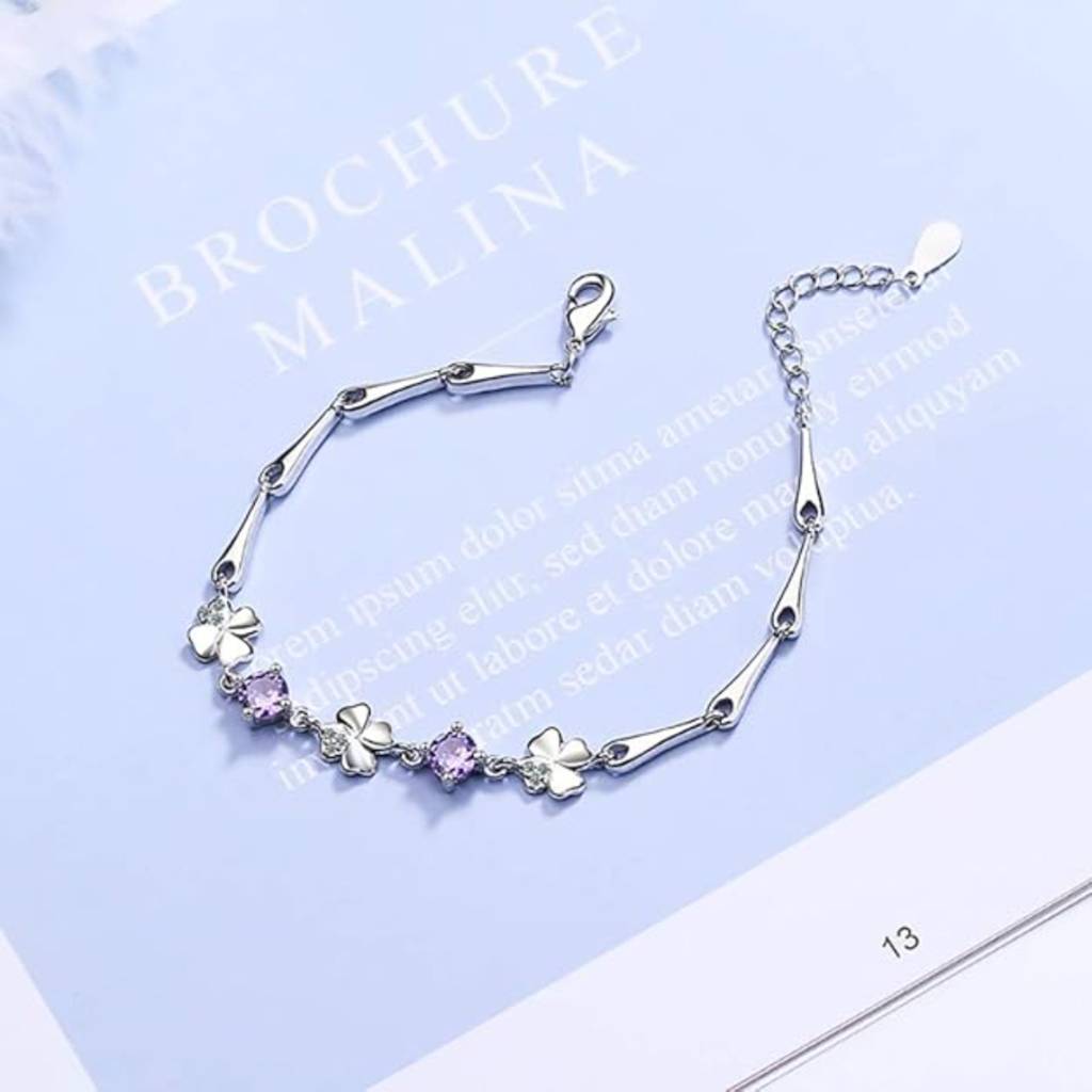 18K Plated Minimal Clover Bracelet With Crystals : AILF0220B103PR