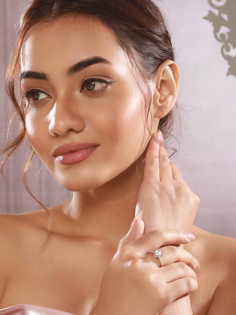 925 Sterling Silver Zircon Studded Solitaire Brilliant Engagement Adjustable Finger Ring : AGRG5214