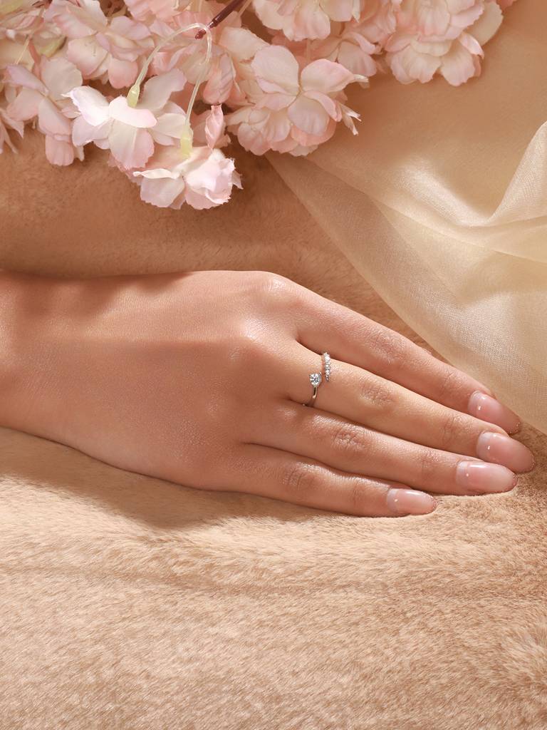 925 Sterling Silver Zircon Studded Statement Adjustable Finger Ring : AGRG5221