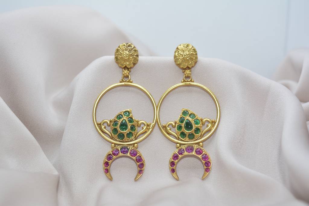 Golden Sparkle Hoop Earrings : 548