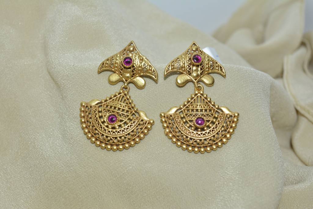 Golden Blossom Earrings : 550