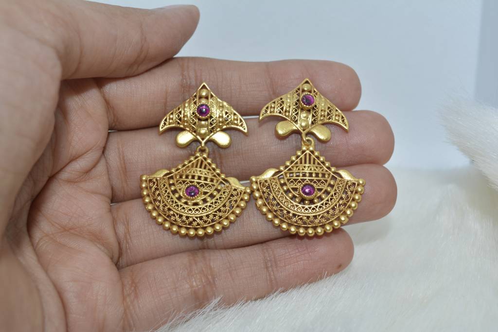 Golden Blossom Earrings : 550