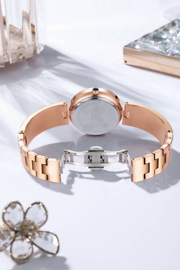 Giordano Luxurious Analog Watch For Women With Elegant Diamond Cut Glass And Stainless Steel Strap - Gz-60082 : GZ-60082-22