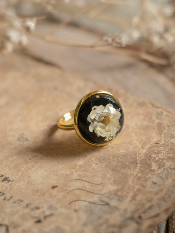 Enchanted Orb Ring : LA-FF-R-EOR-S1