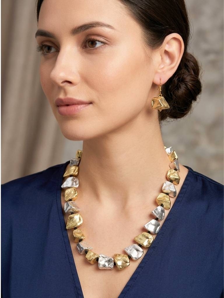 Dual-Tone Textured Statement Oxidized Jewellery Set : VI26JSOX100076