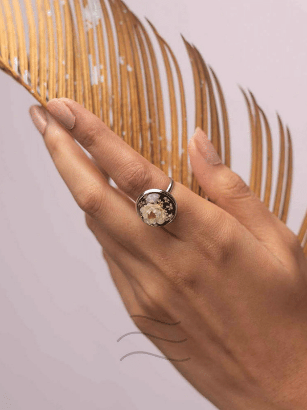 Enchanted Orb Ring : LA-FF-R-EOR-S1