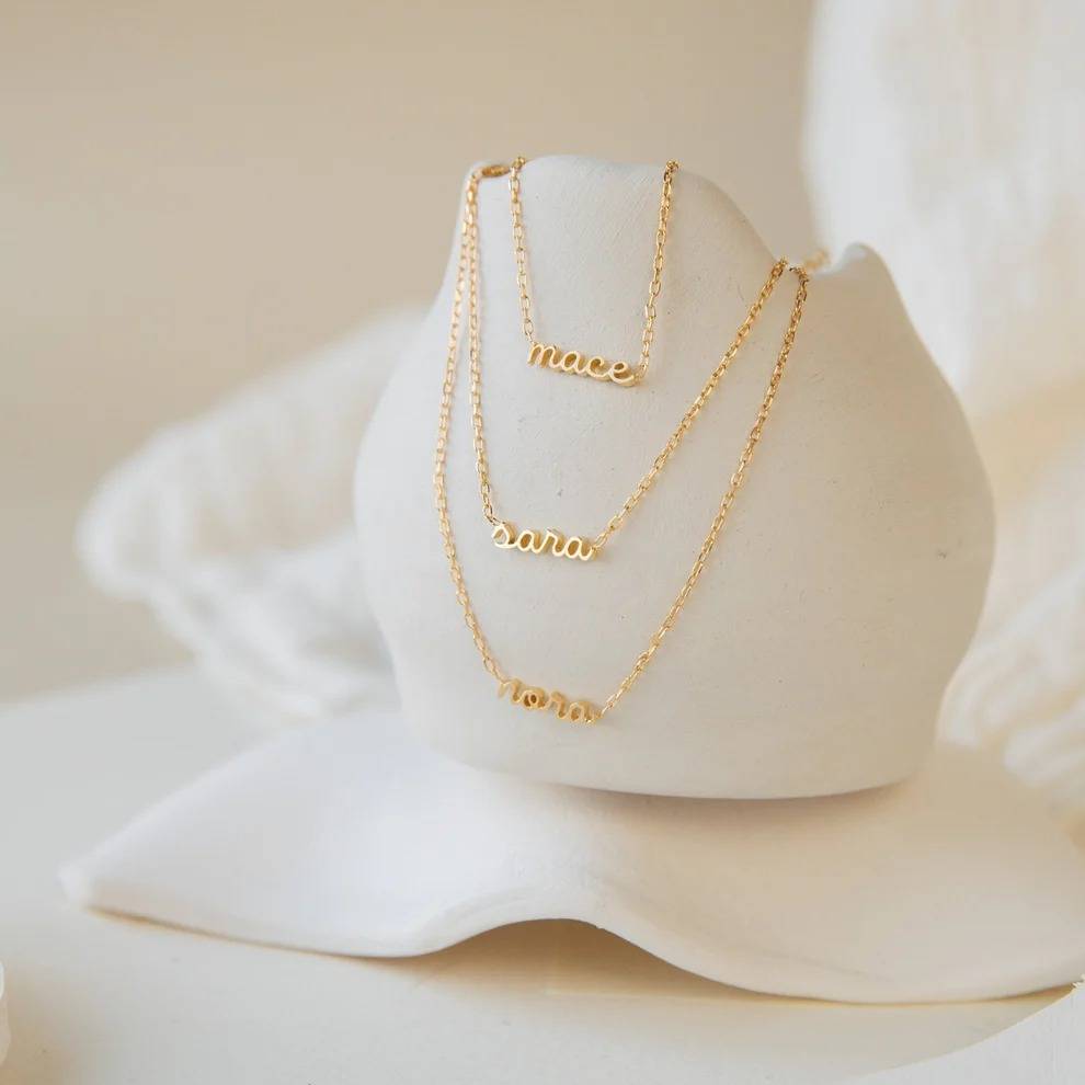 Petite Tiny Name Necklace : CNE50