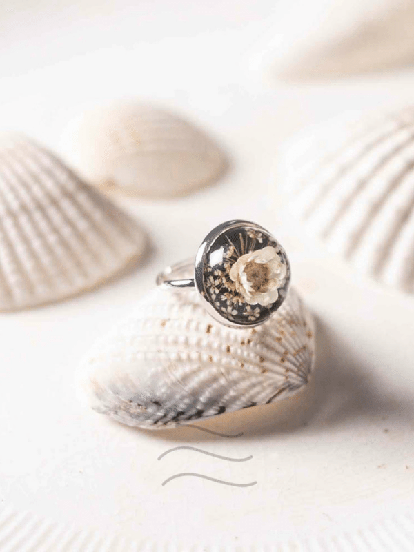Enchanted Orb Ring : LA-FF-R-EOR-S1