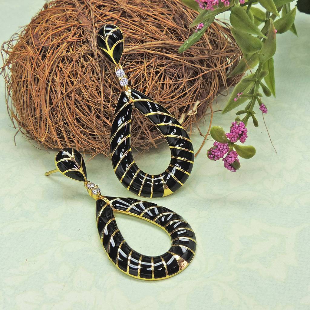 Midnight Beauty Danglers : 6115ER