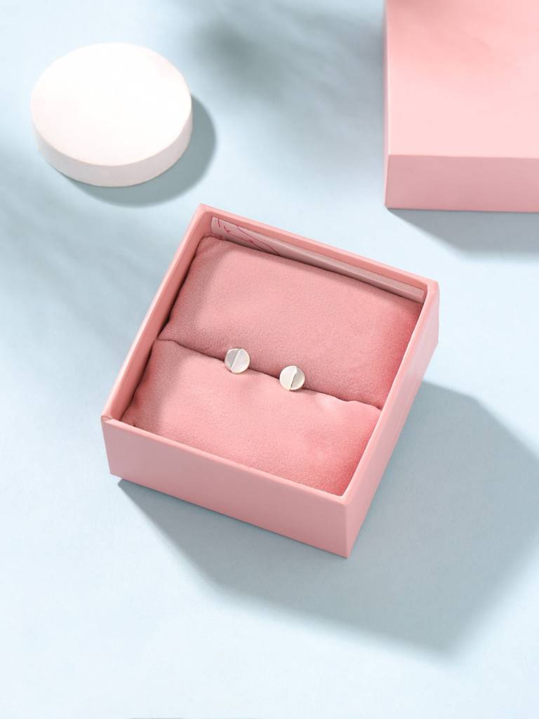 Kicky And Perky 925 Sterling Silver Mop Round Stud Earring : VSILIJE047_S